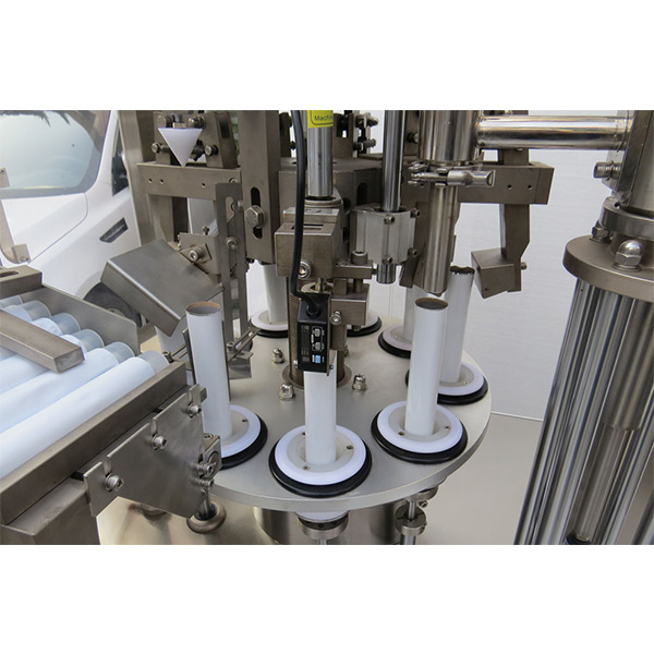 Автоматична машина за запечатване на мека тръба за полиране на обувки